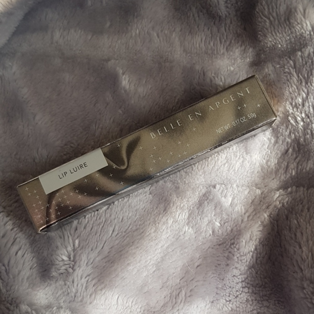 Belle En Argent, Lip Luire